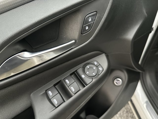 Used 2026 Buick Envista Avenir FWD image 24