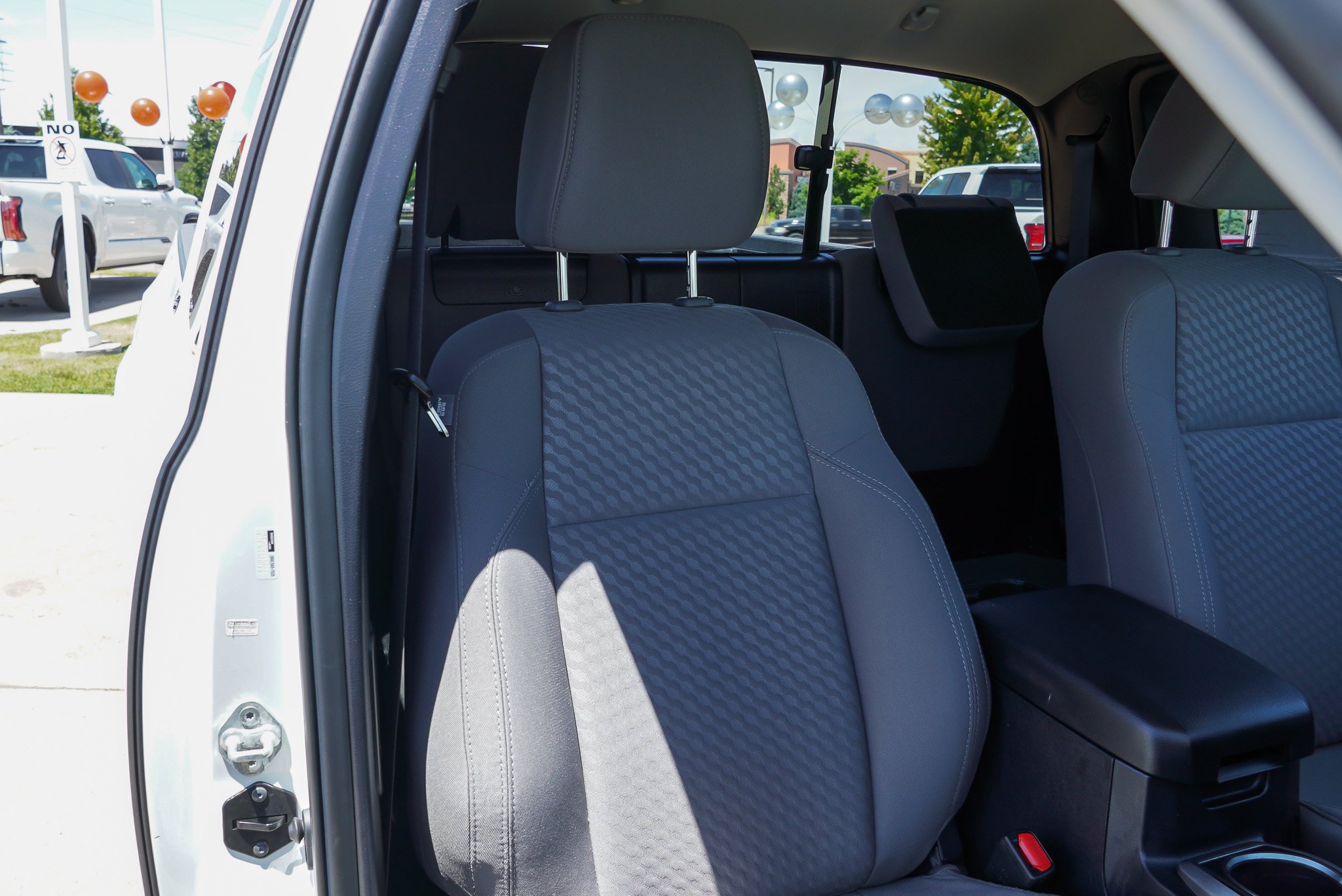 Used 2023 Toyota Tacoma SR5 AWD/4WD image 24