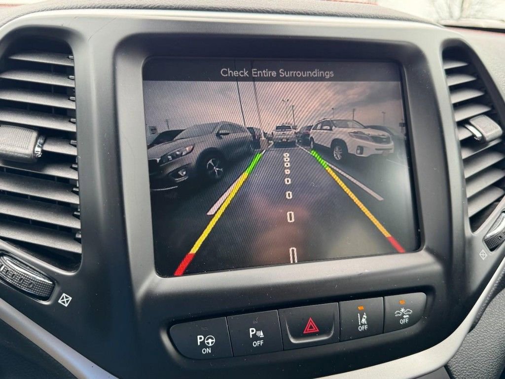 Used 2015 Jeep Cherokee Trailhawk w/ Comfort/Convenience Group image 25