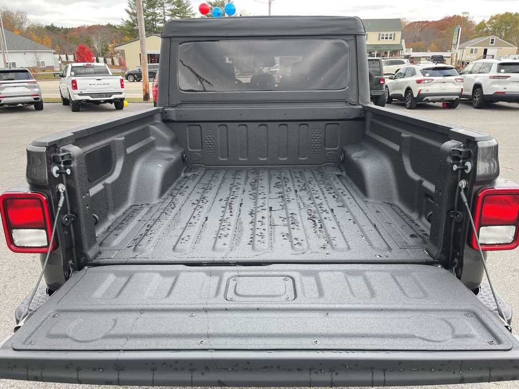New 2026 Jeep Gladiator Sport AWD/4WD image 14