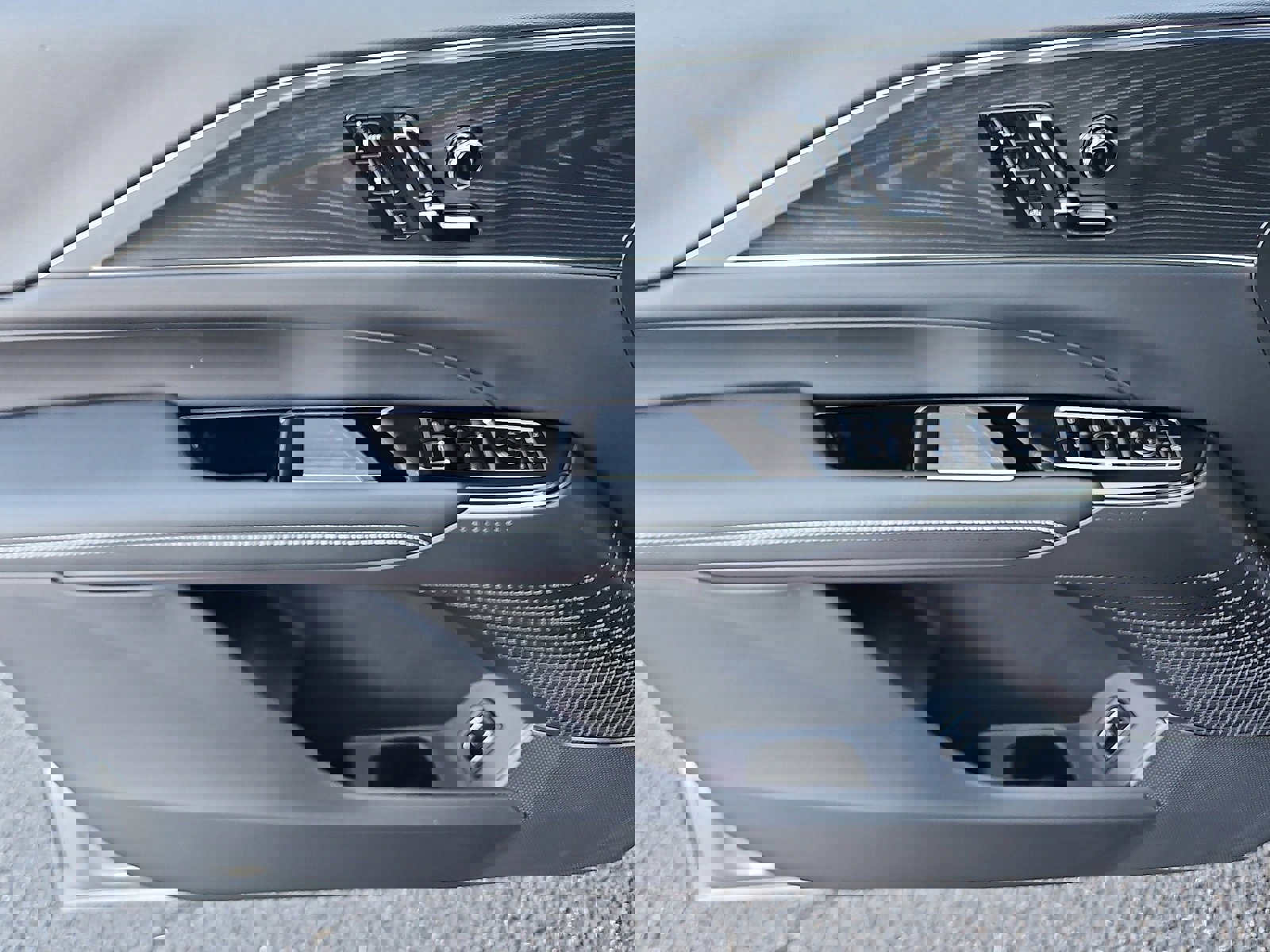 New 2025 Cadillac Lyriq Sport image 11