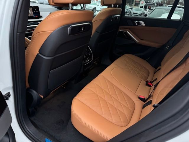 New 2026 BMW X6 xDrive40i w/ Climate Comfort Package image 19