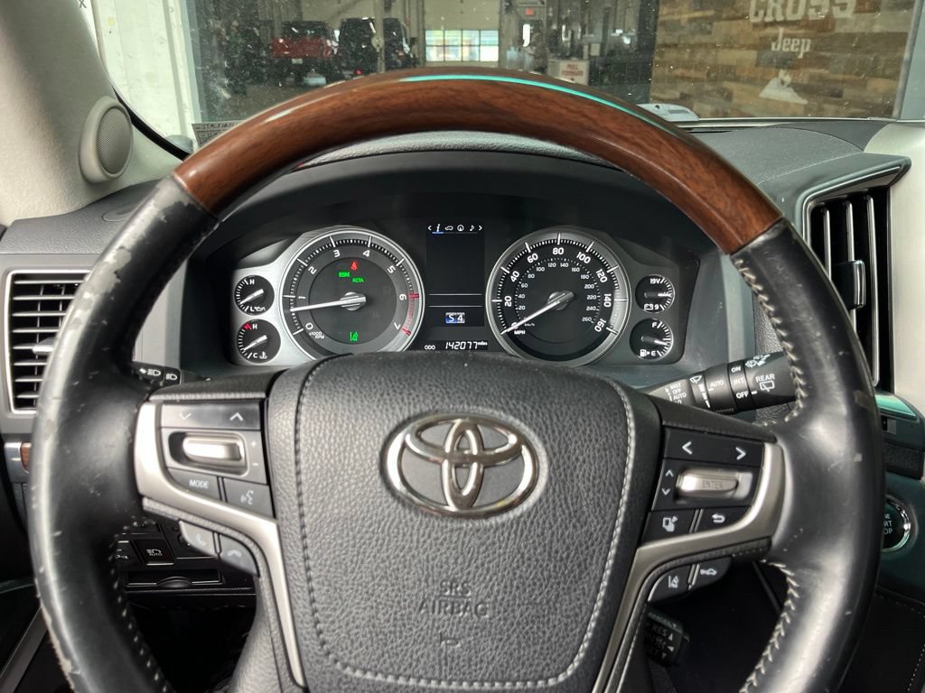 Used 2016 Toyota Land Cruiser AWD/4WD image 15