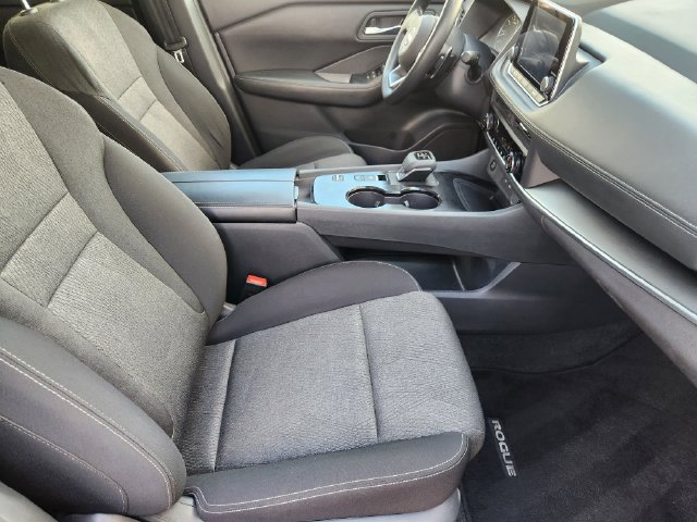 Used 2024 Nissan Rogue SV FWD image 10