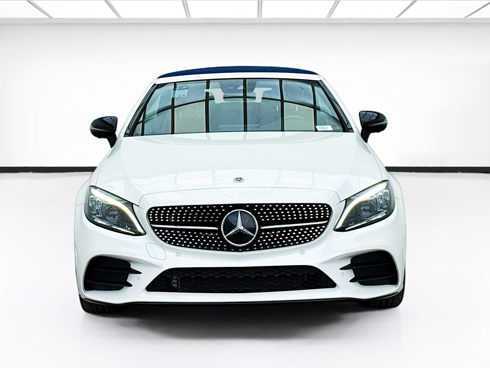Used 2023 Mercedes-Benz C 300 Cabriolet image 2