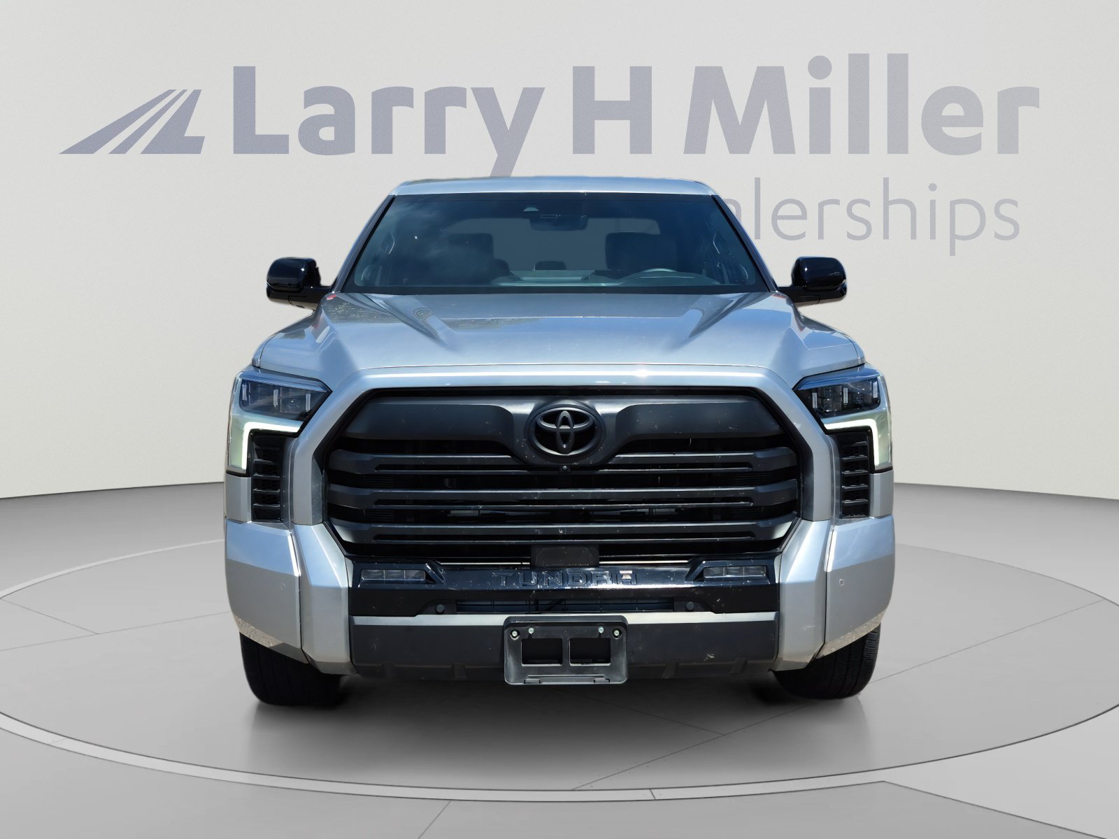 Used 2025 Toyota Tundra Limited AWD/4WD image 8