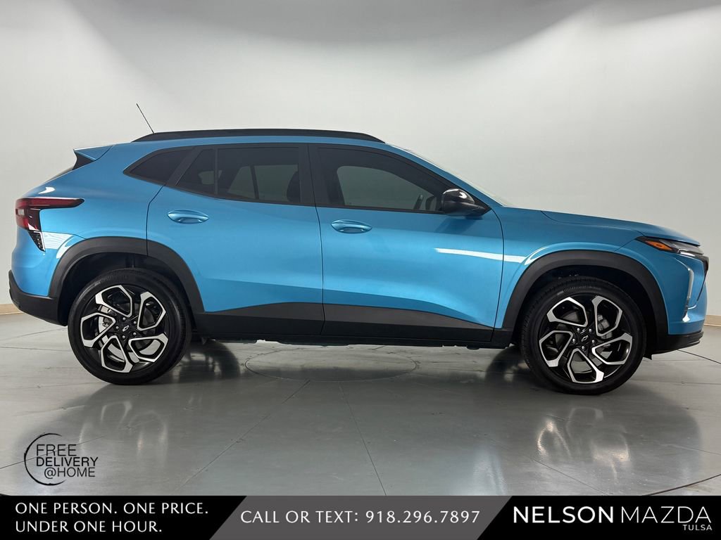 Used 2025 Chevrolet Trax RS w/ Driver Confidence Package image 5