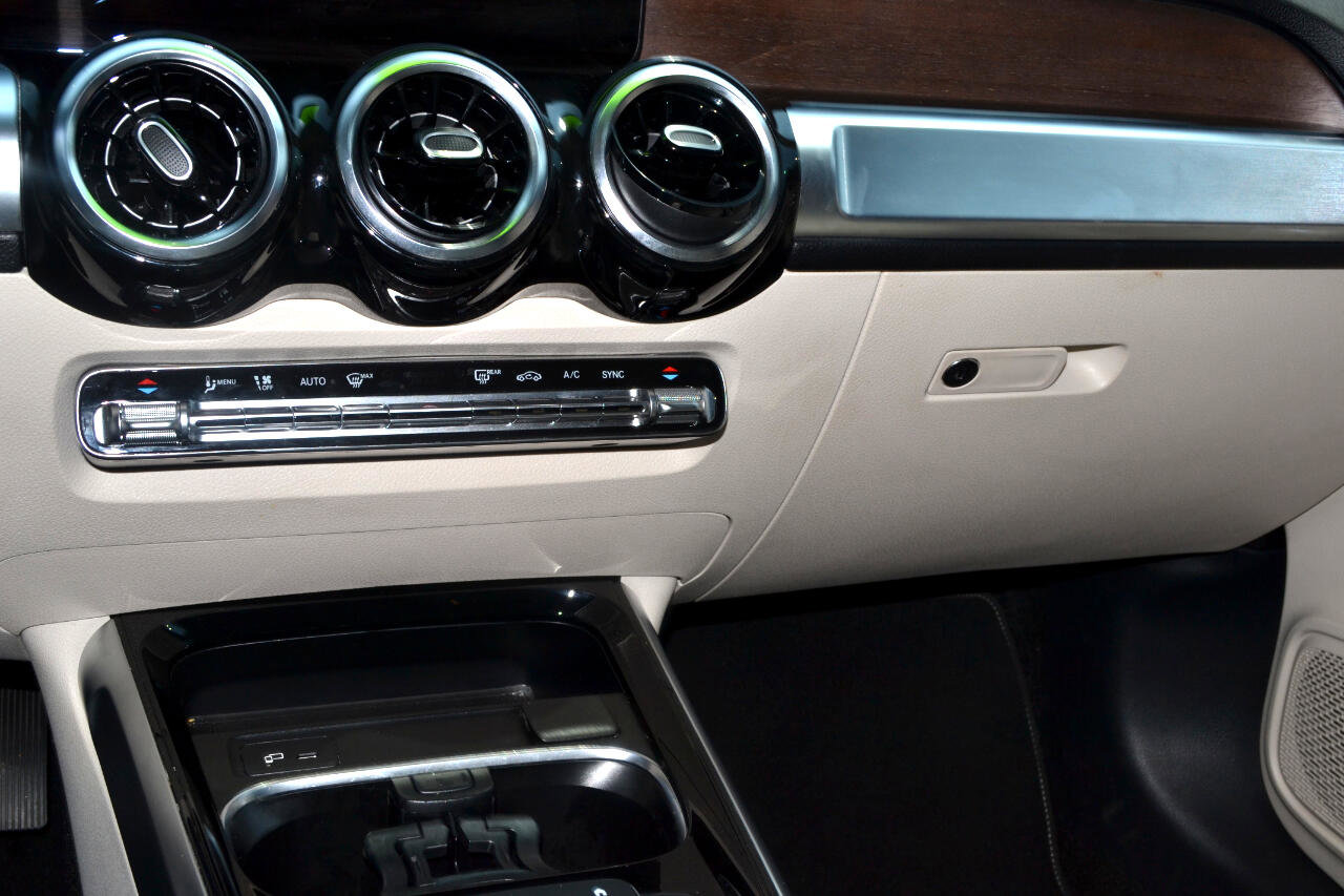 Used 2023 Mercedes-Benz GLB 250 image 25