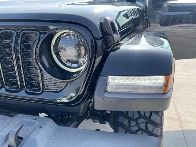 New 2025 Jeep Gladiator Sport AWD/4WD image 13