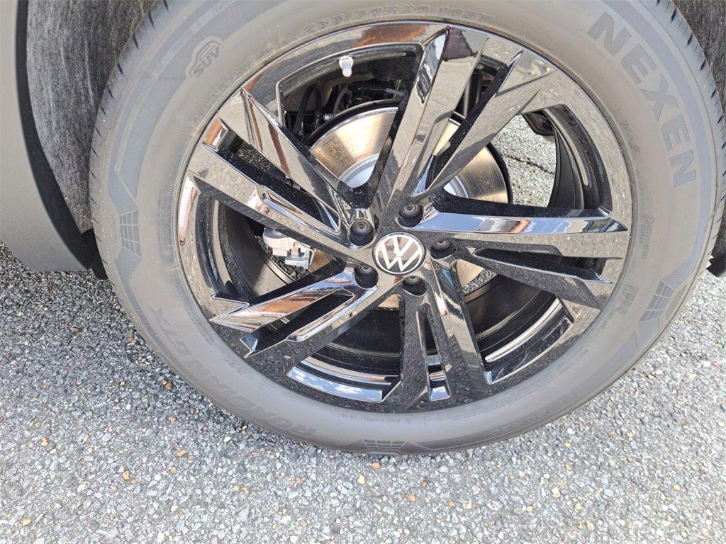 New 2026 Volkswagen Atlas Cross Sport SEL R-Line image 19