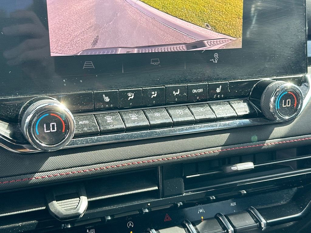 Used 2023 Chevrolet Colorado Z71 w/ Z71 Convenience Package 2 image 15