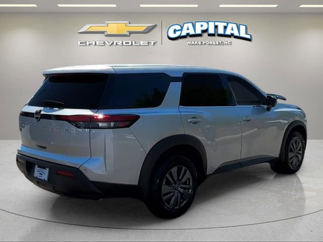 Used 2025 Nissan Pathfinder S FWD image 5