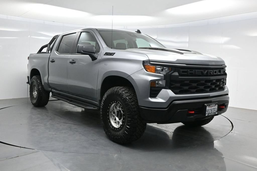 Used 2025 Chevrolet Silverado 1500 Custom Trail Boss w/ LPO, Dark Essentials Package AWD/4WD image 30