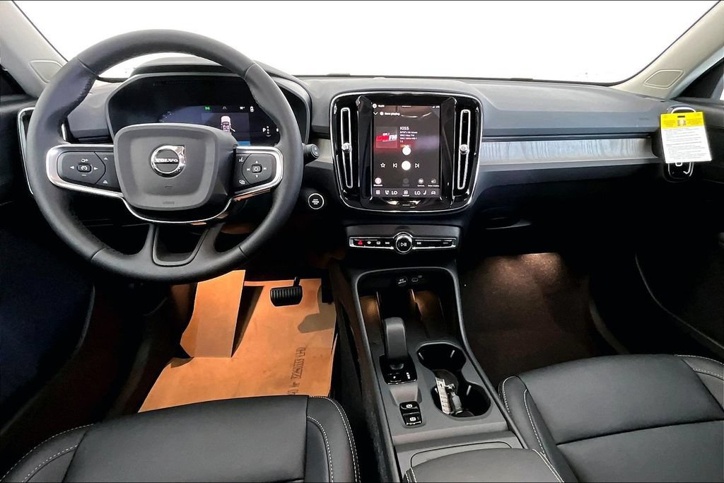 New 2026 Volvo XC40 B5 Core w/ Protection Package Premier AWD/4WD image 5