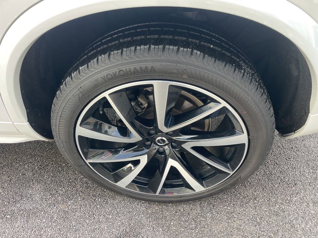 Certified 2023 Volvo XC90 B6 Plus w/ Protection Package image 11