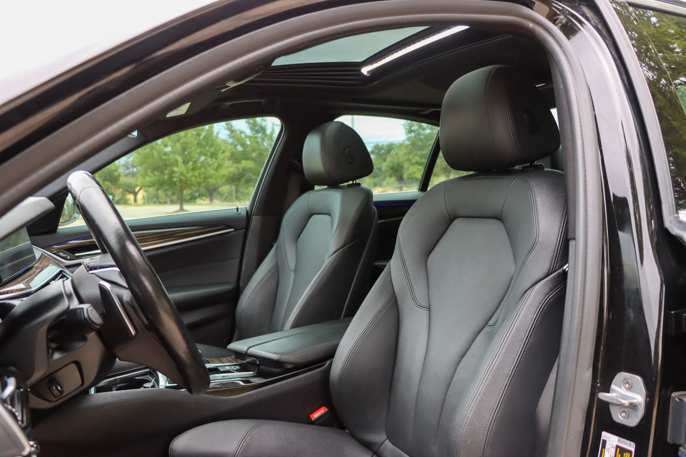 Used 2018 BMW 530e RWD image 15