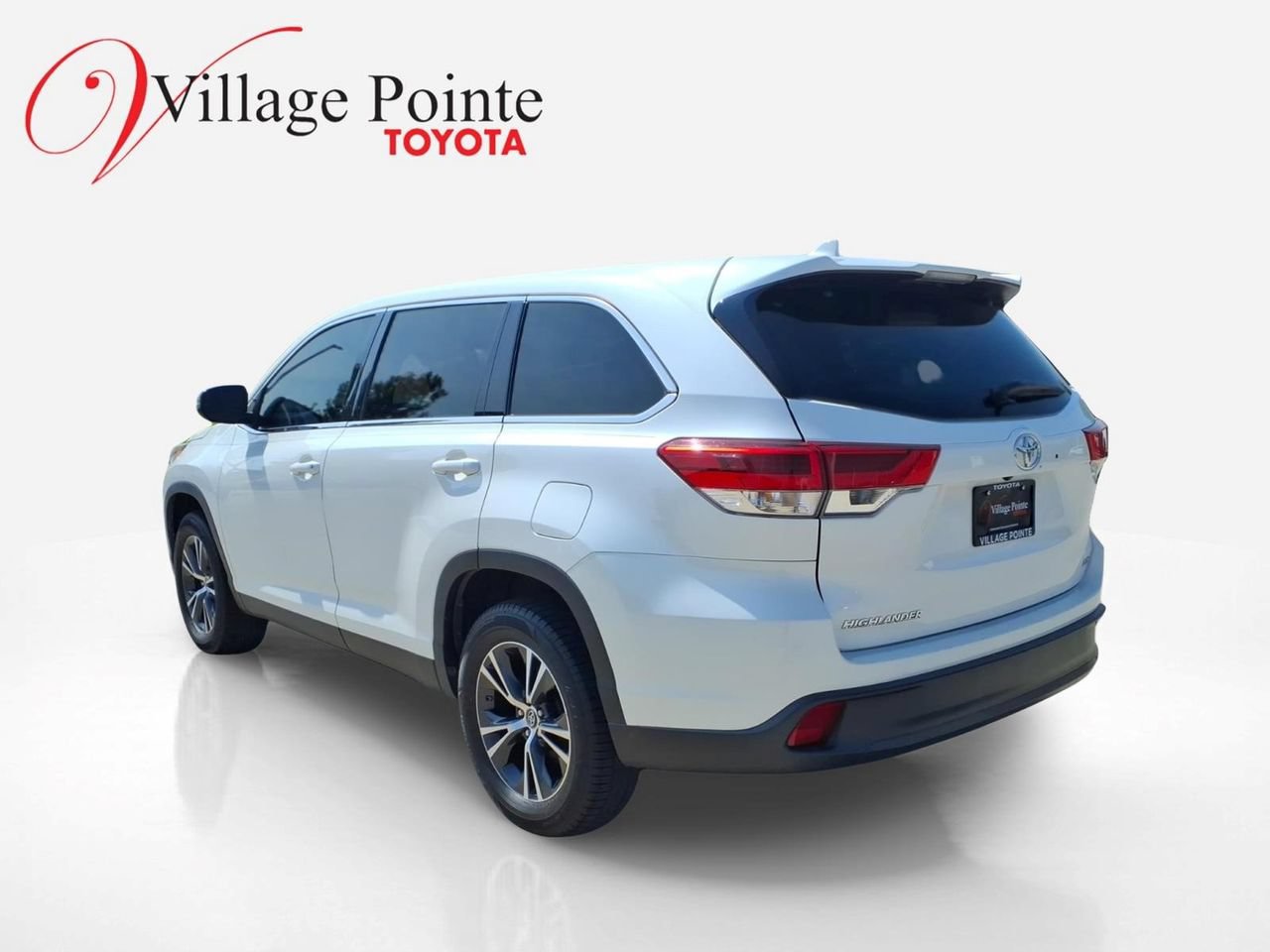 Used 2019 Toyota Highlander Plus FWD image 7