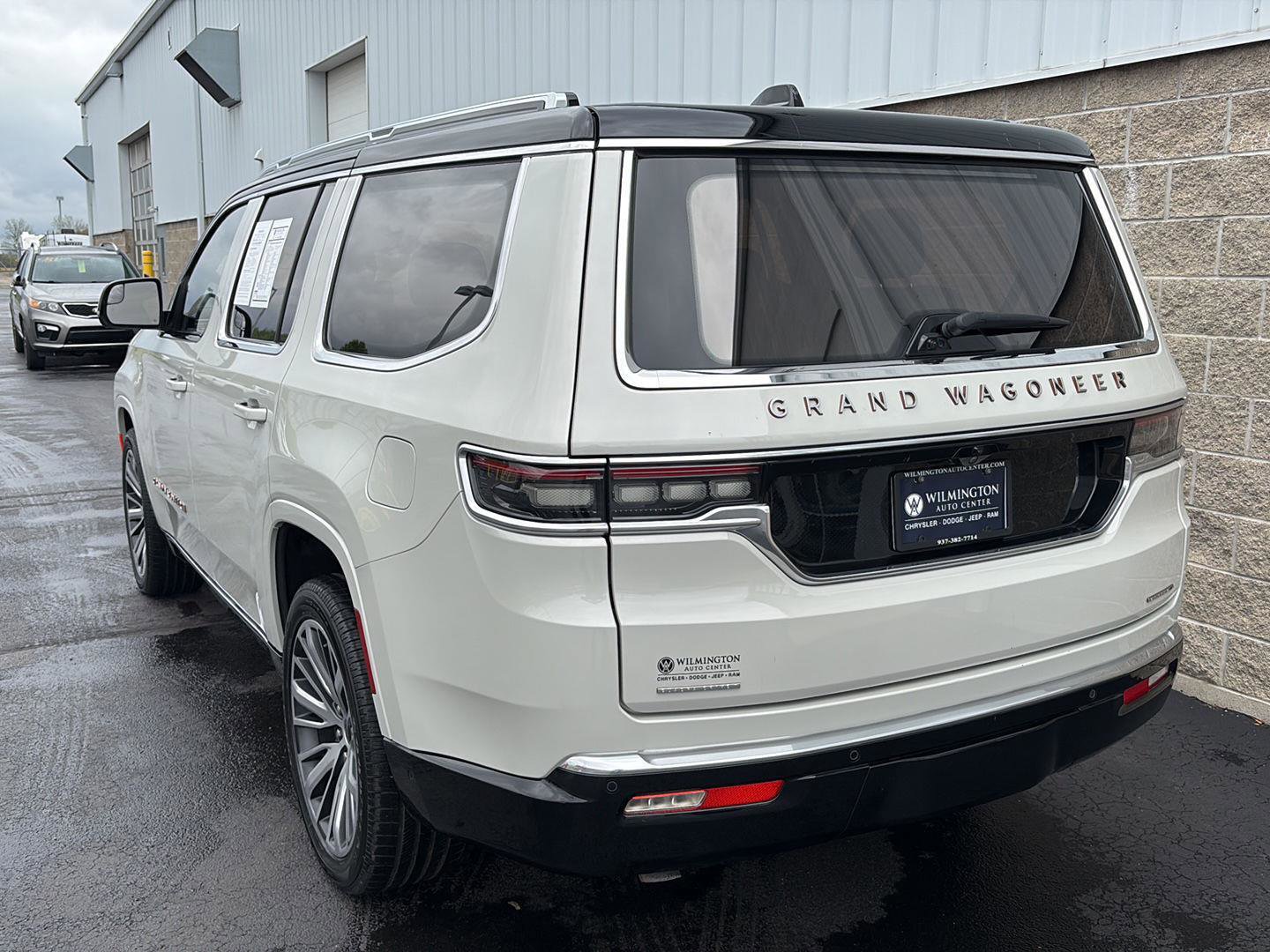 Used 2022 Jeep Grand Wagoneer Series III w/ Rear Seat Video Group 1 AWD/4WD image 46