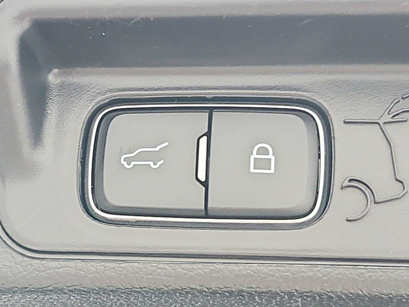 Used 2022 Ford Explorer XLT RWD image 48