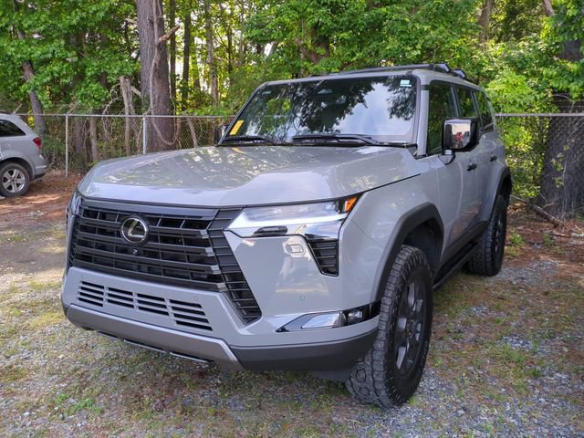 Used 2025 Lexus GX 550 AWD/4WD image 2