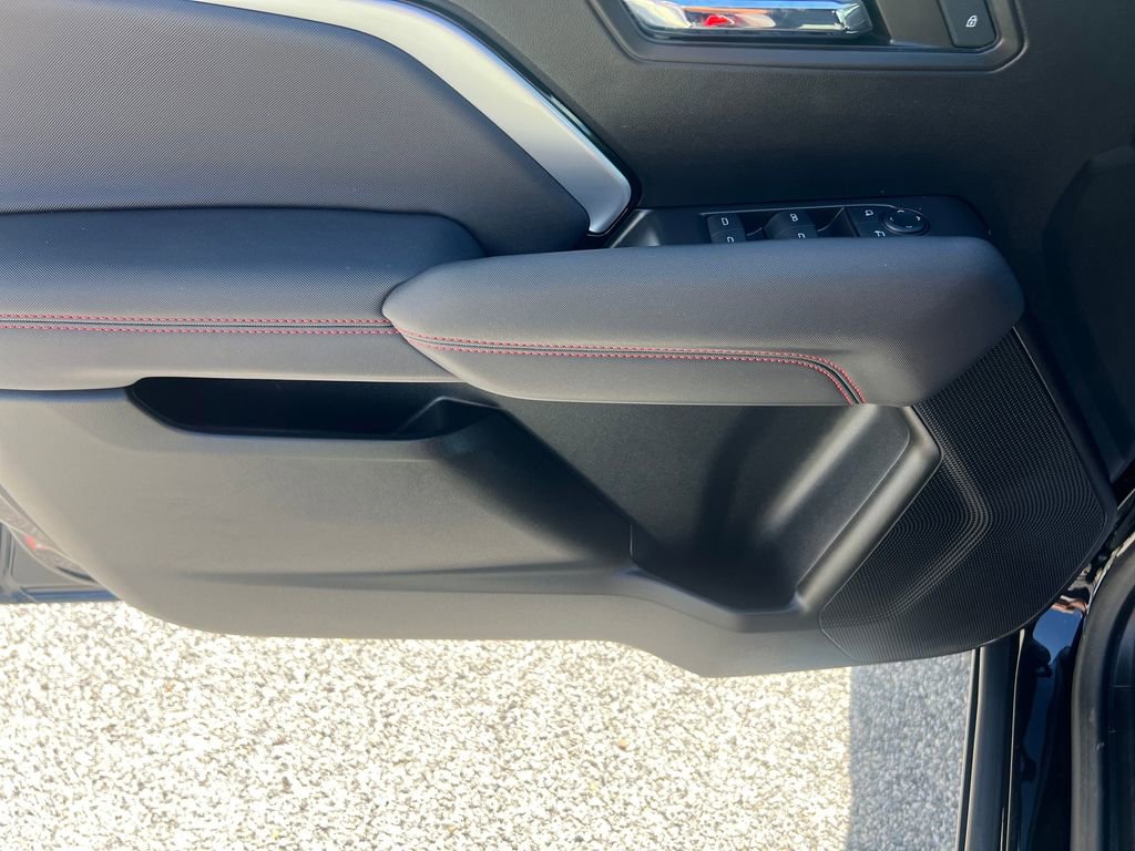 Used 2024 Chevrolet Colorado Z71 w/ Z71 Convenience Package 2 image 11