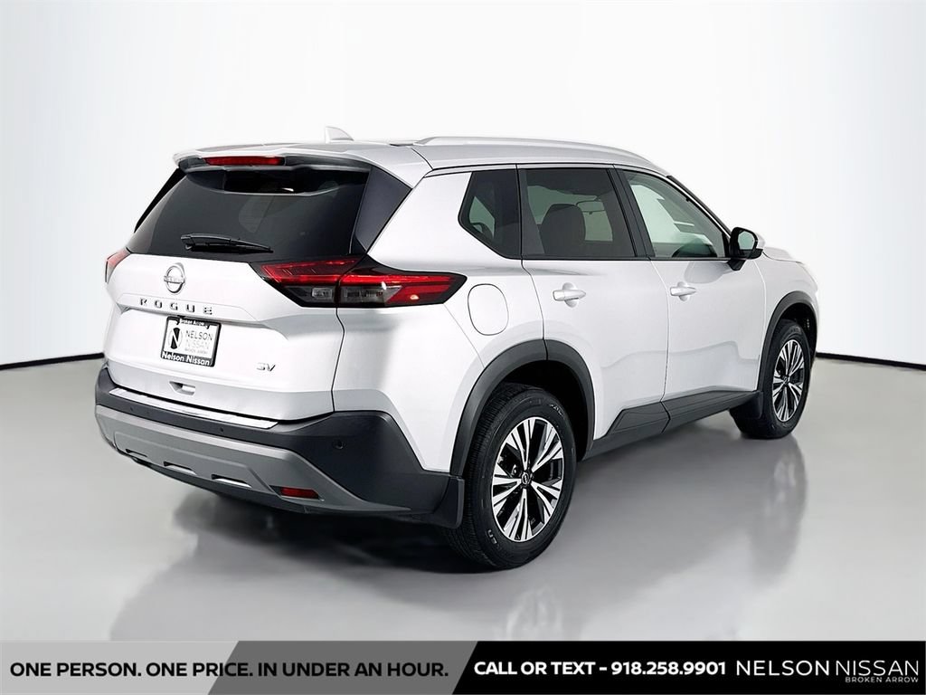 Used 2023 Nissan Rogue SV w/ SV Premium B Package FWD image 5