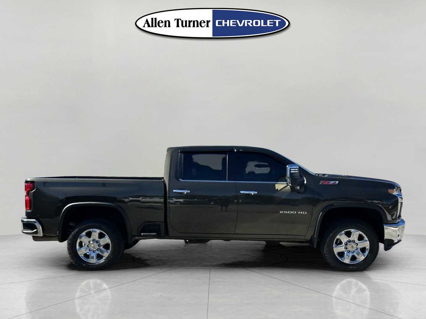 Used 2022 Chevrolet Silverado 2500 LTZ w/ LTZ Plus Package image 3