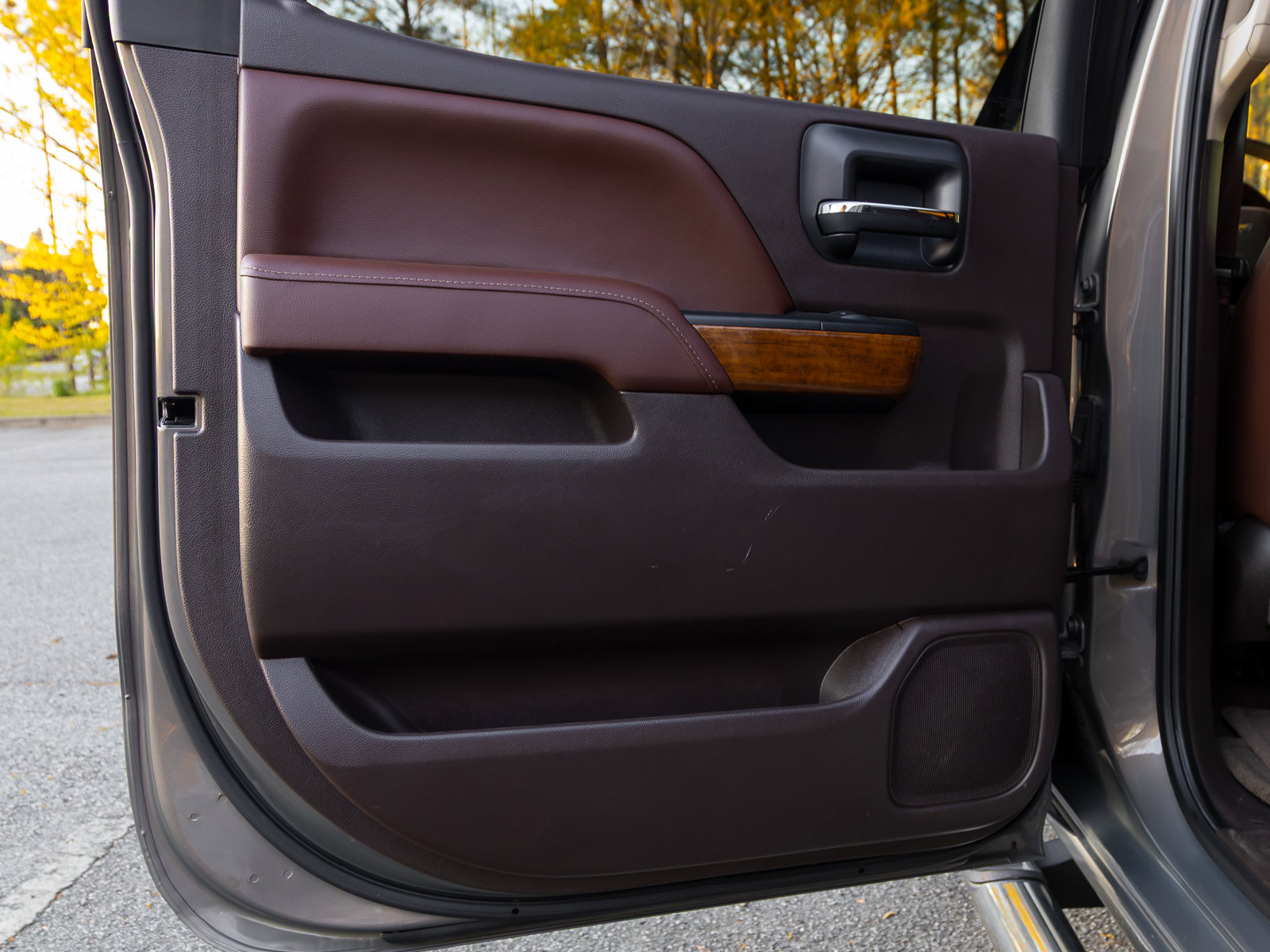 Used 2017 Chevrolet Silverado 1500 High Country image 31