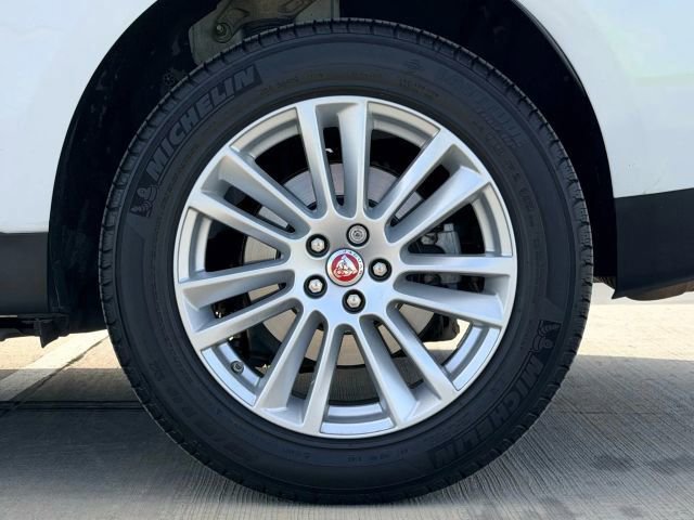 Used 2019 Jaguar F-PACE Prestige image 54