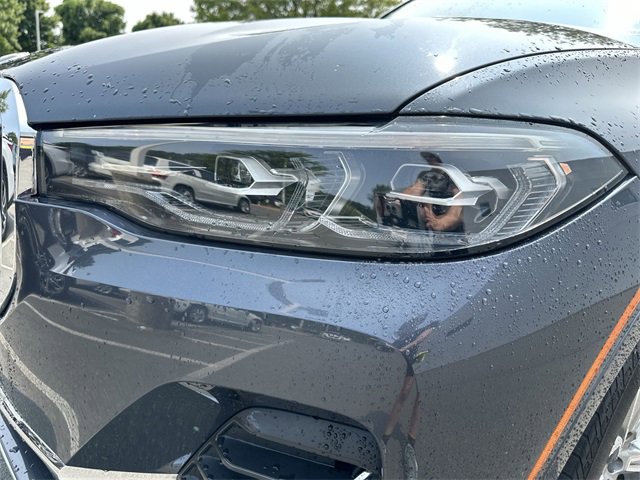 Used 2022 BMW X7 xDrive40i w/ Premium Package image 9