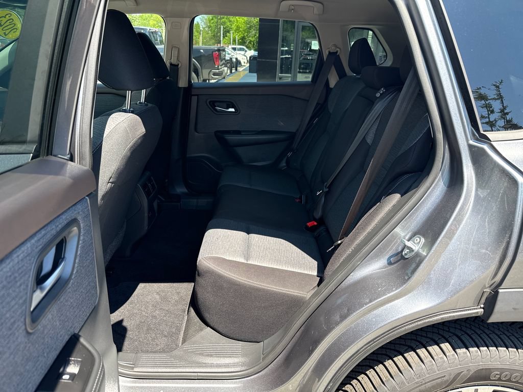 Used 2023 Nissan Rogue SV AWD/4WD image 30