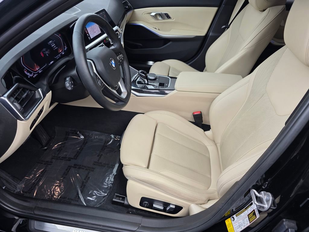 Used 2022 BMW 330i Sedan w/ Driving Assistance Package RWD image 9