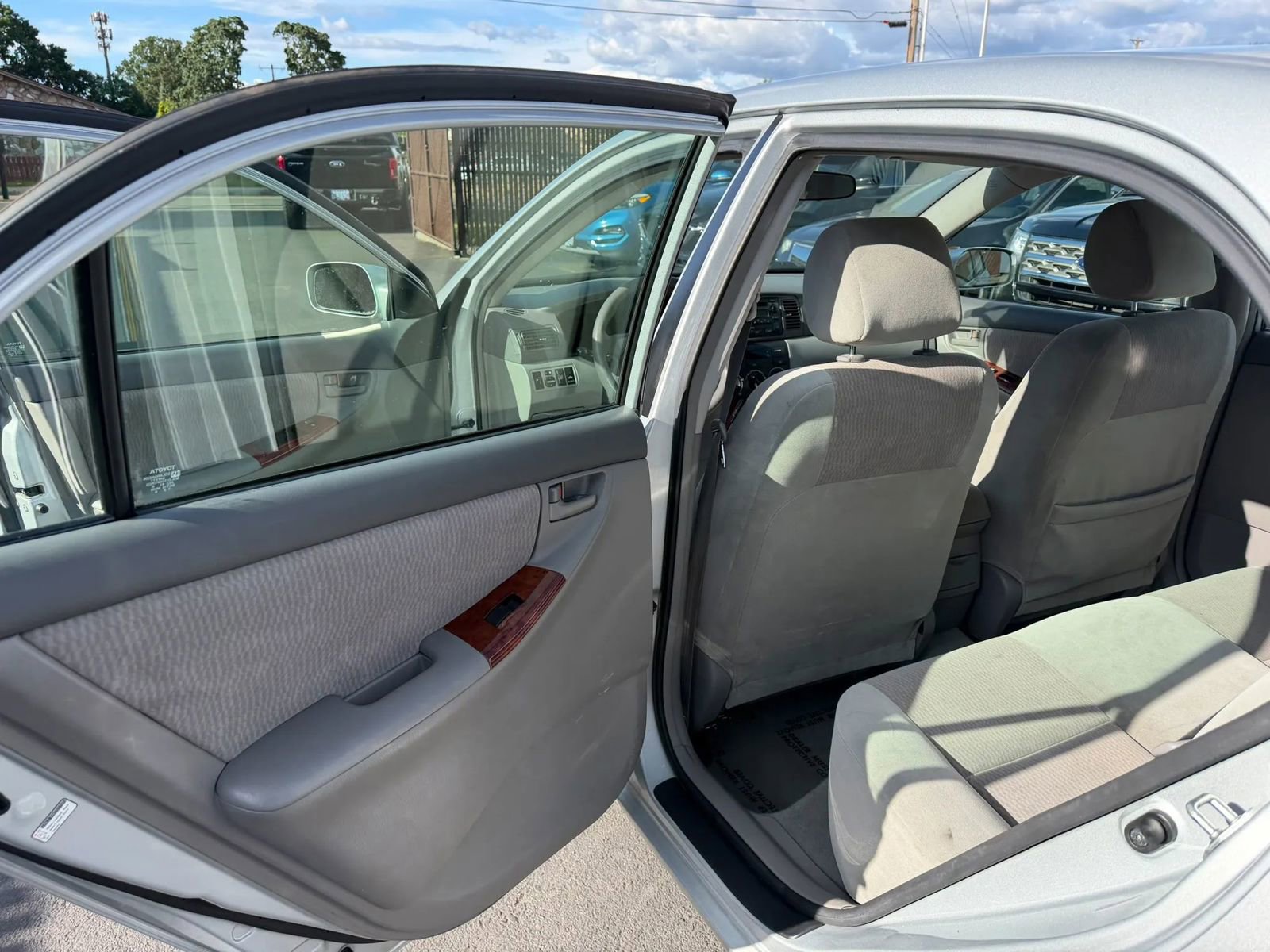Used 2007 Toyota Corolla LE FWD image 10