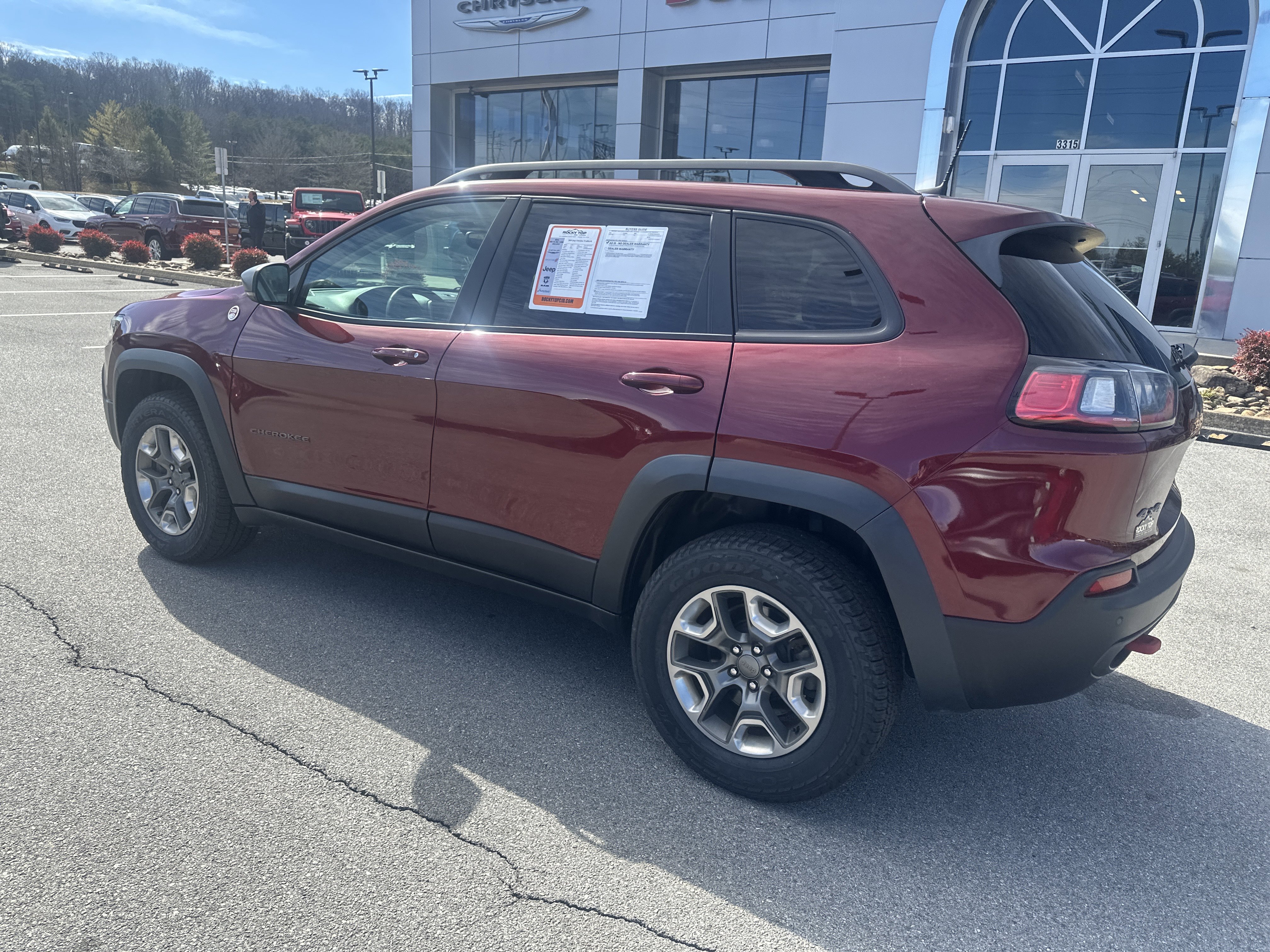 Used 2019 Jeep Cherokee Trailhawk w/ Comfort/Convenience Group image 11