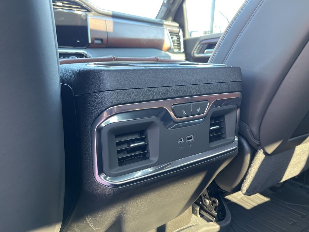 New 2025 GMC Sierra 3500 Denali Ultimate image 12