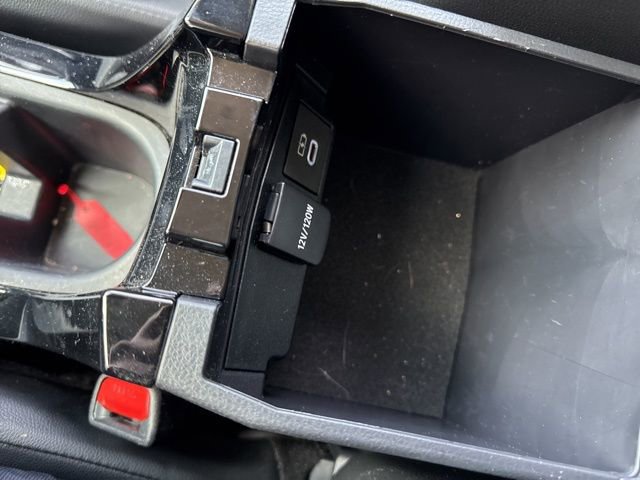 Used 2025 Toyota Corolla Cross XLE image 21