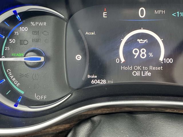 Used 2023 Chrysler Pacifica Limited FWD image 42