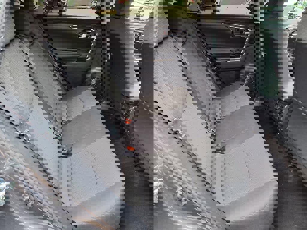 Used 2021 Toyota RAV4 XLE image 13