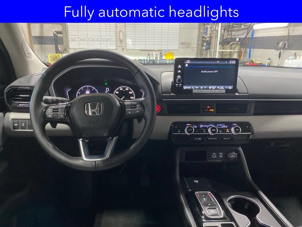 Used 2025 Honda Pilot Touring image 16