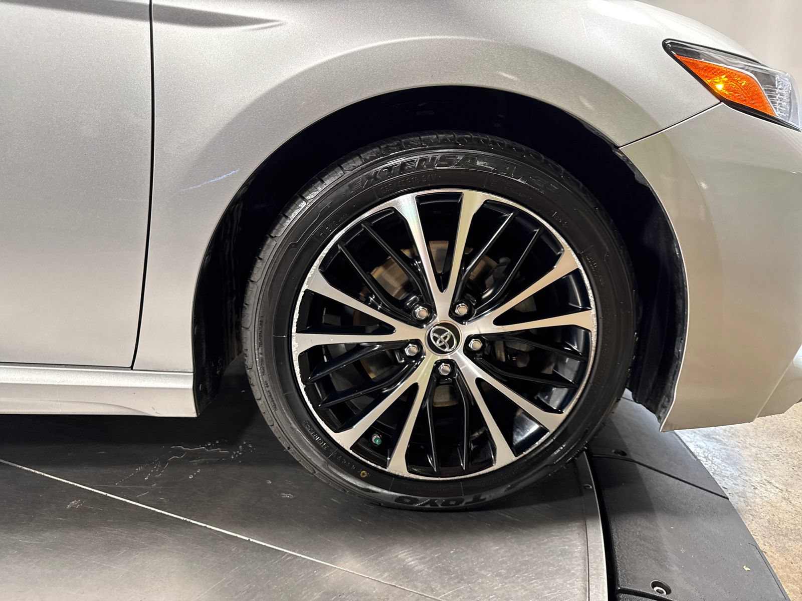 Used 2018 Toyota Camry SE FWD image 17