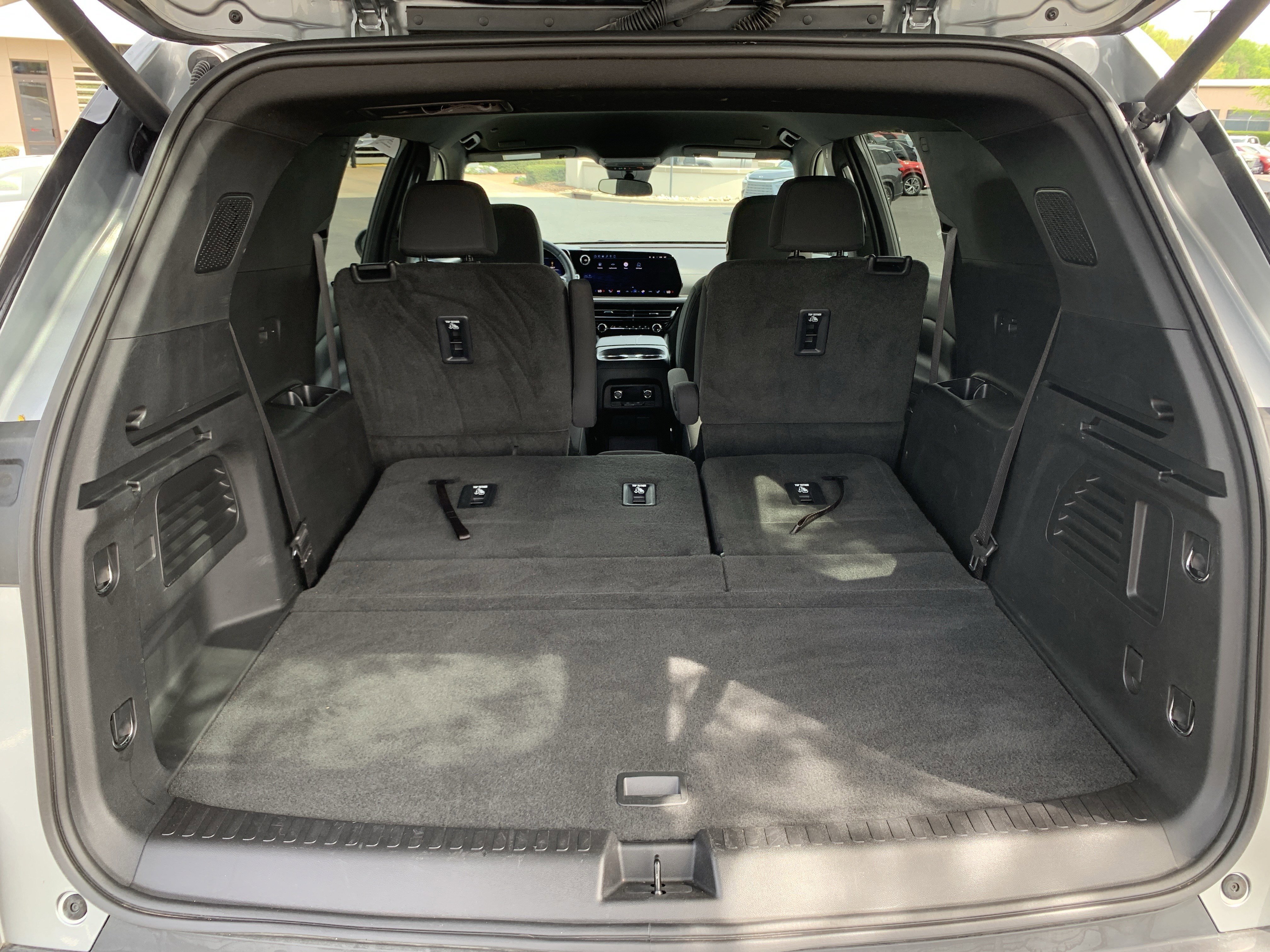 Used 2024 Chevrolet Traverse LT image 34