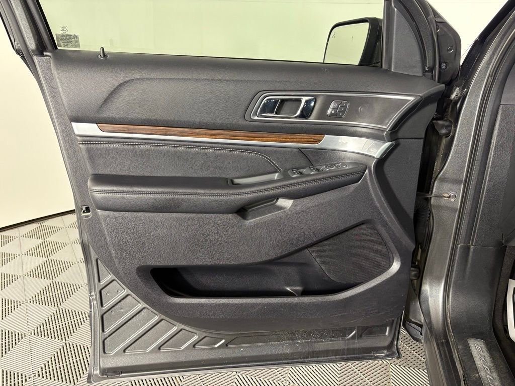Used 2019 Ford Explorer Limited image 44