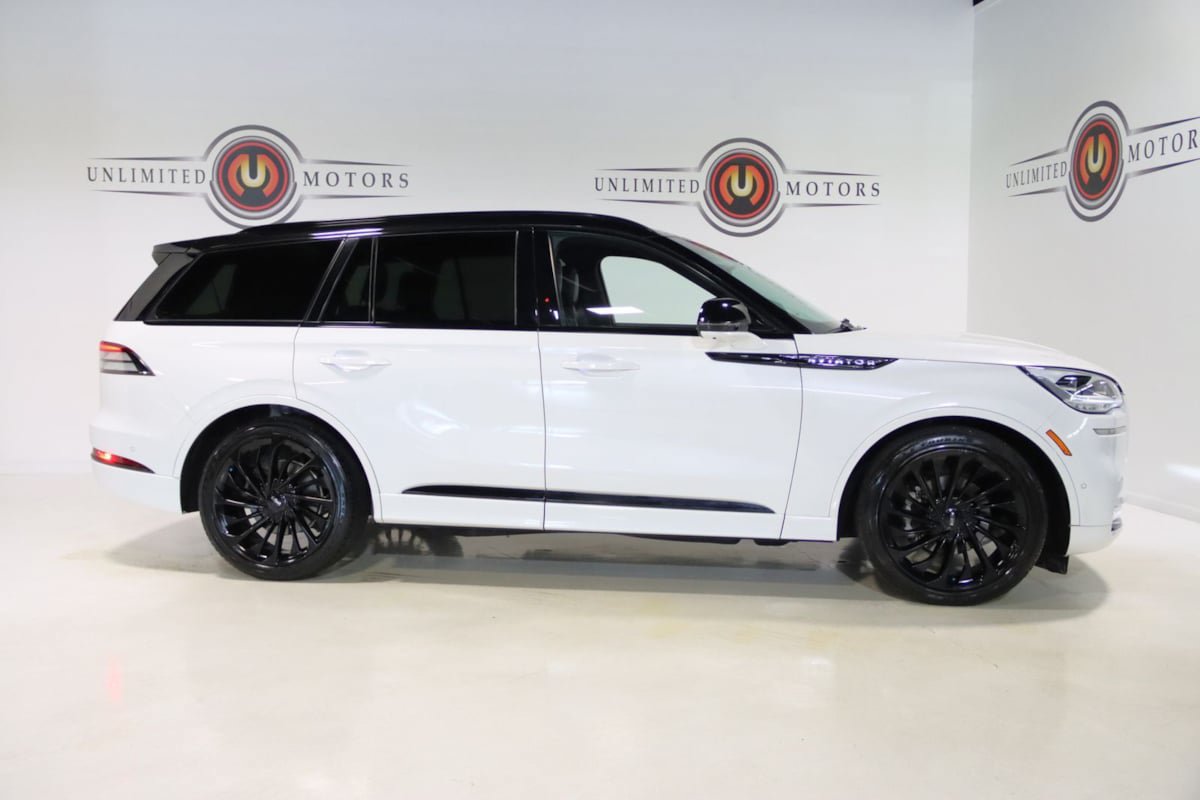 Used 2024 Lincoln Aviator Black Label AWD/4WD image 5