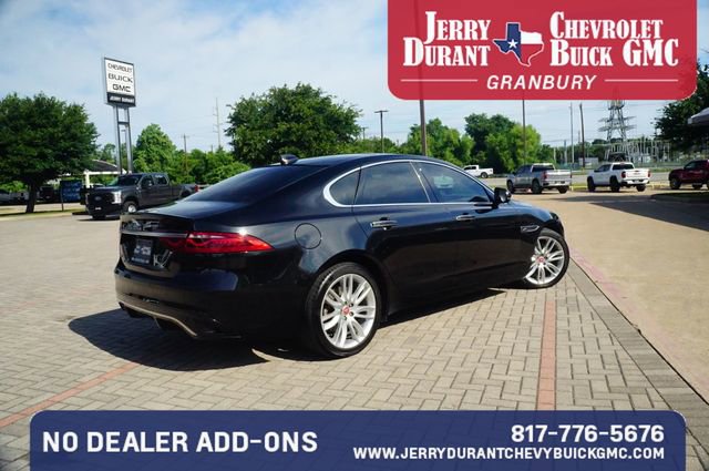 Used 2023 Jaguar XF SE RWD image 7