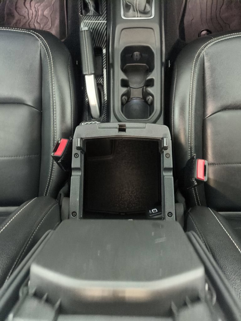 Used 2021 Jeep Wrangler Unlimited Sahara w/ Cold Weather Group AWD/4WD image 27