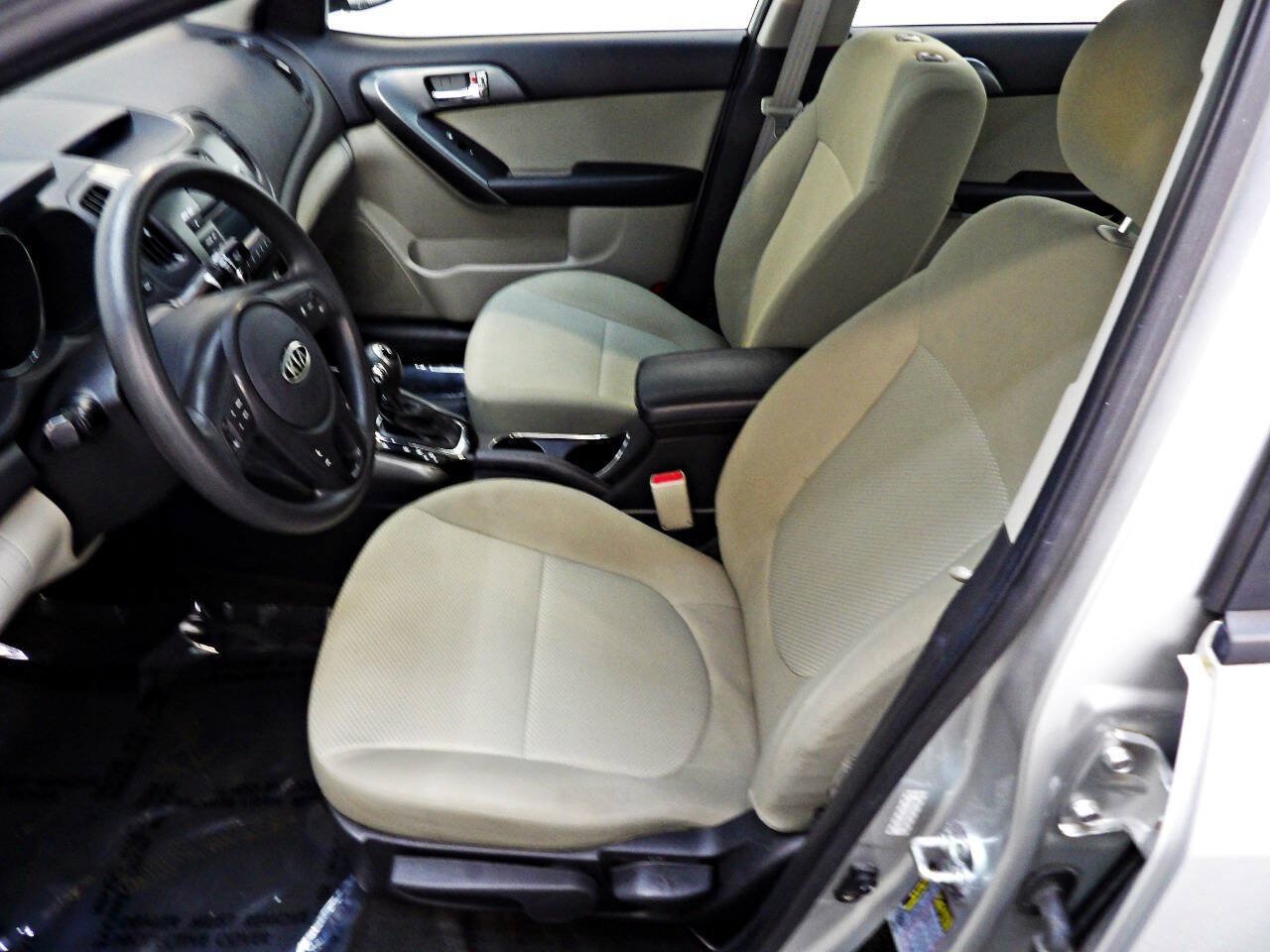 Used 2013 Kia Forte EX FWD image 8