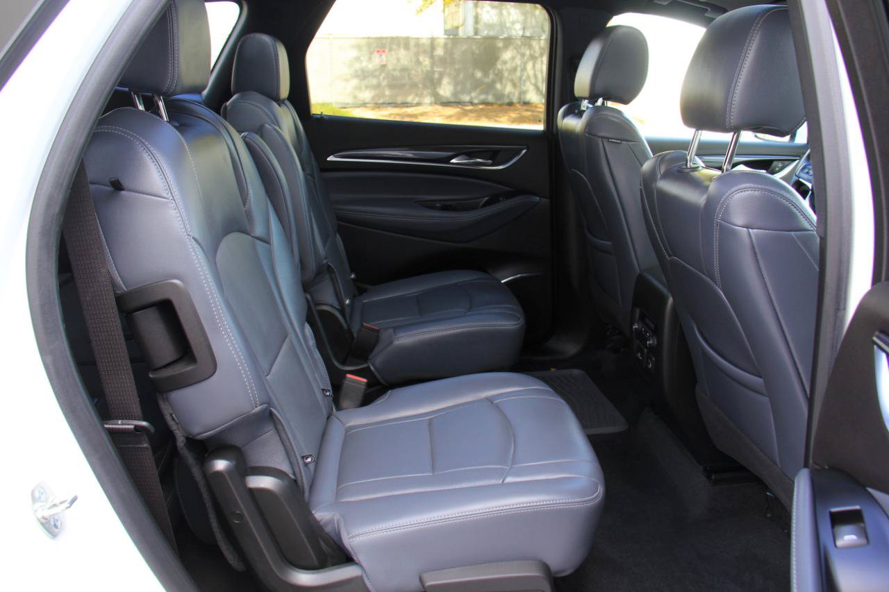 Used 2024 Buick Enclave Essence FWD image 33