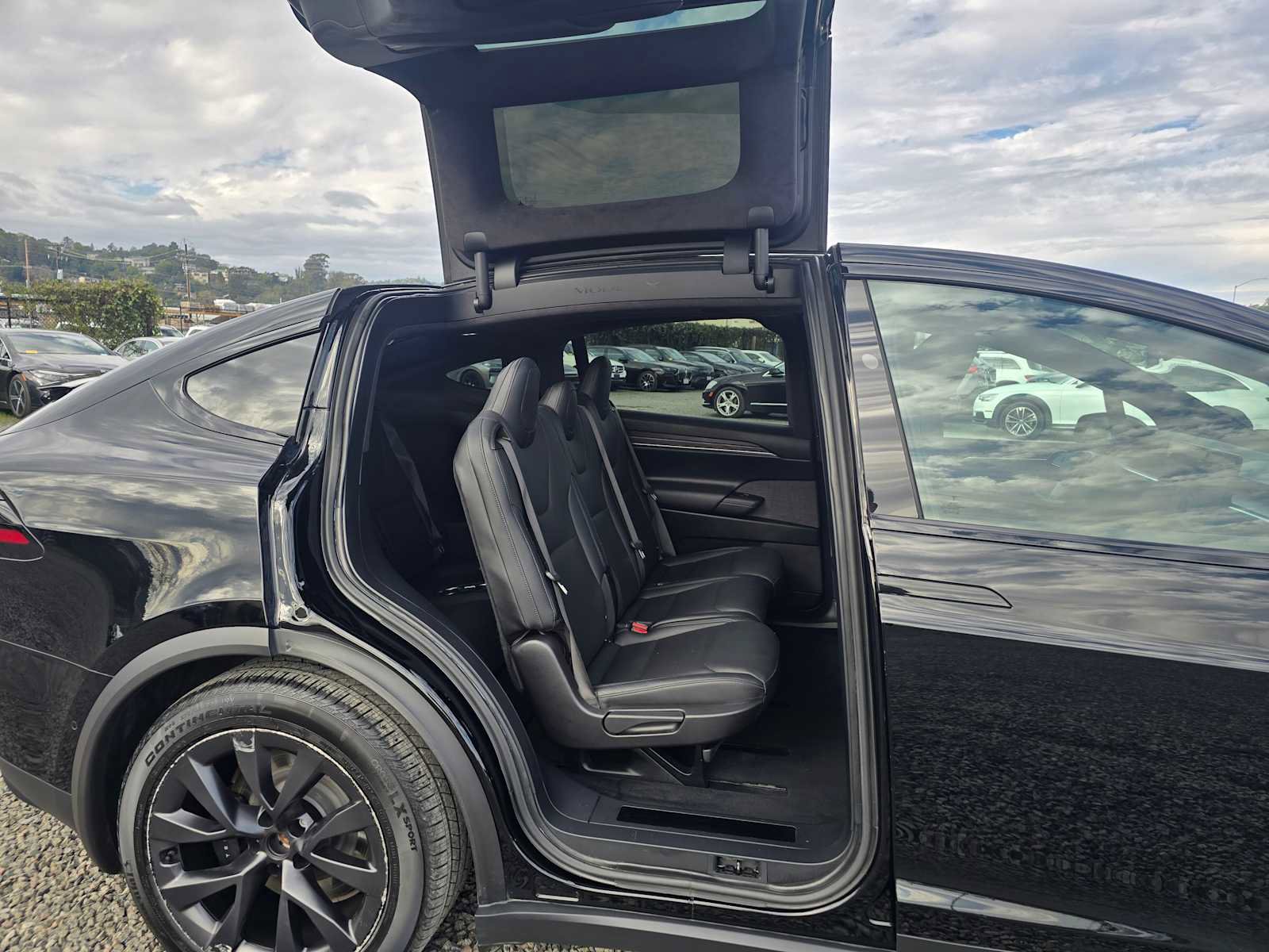 Used 2022 Tesla Model X image 14