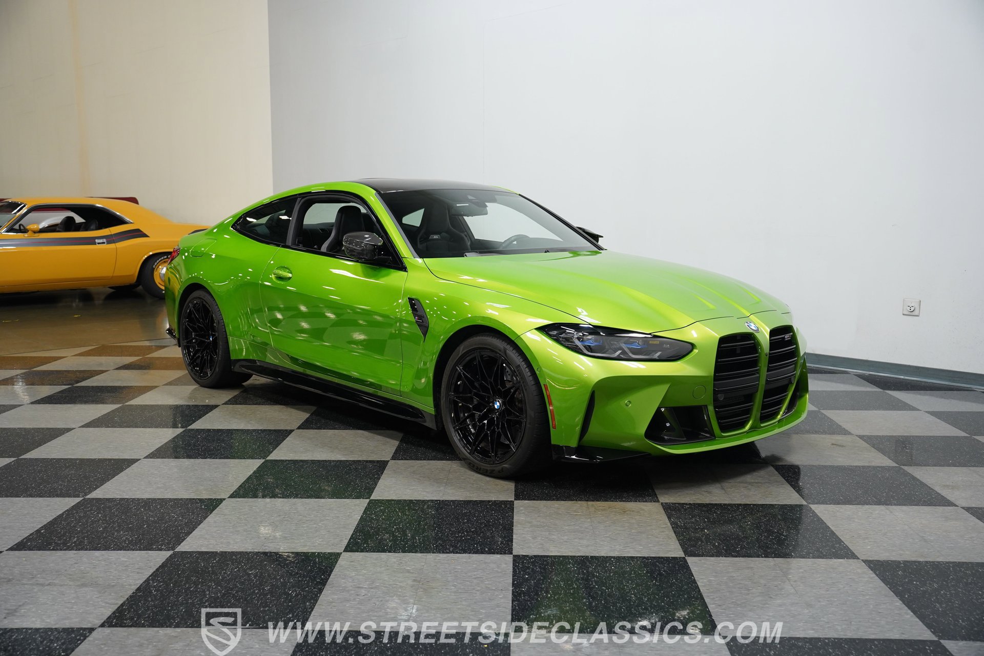 Used 2021 BMW M4 Competition w/ M Carbon Exterior Package RWD image 17