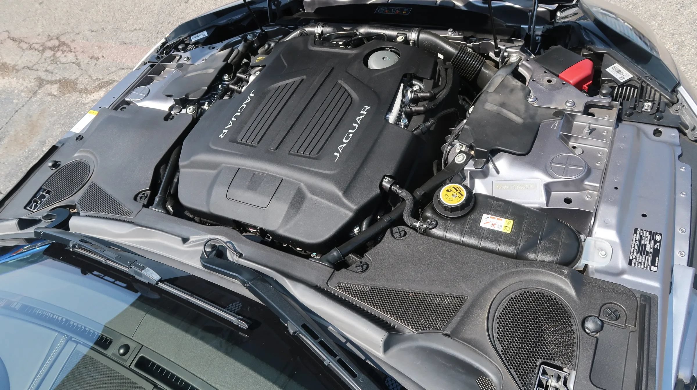 Used 2020 Jaguar F-TYPE R AWD/4WD image 42